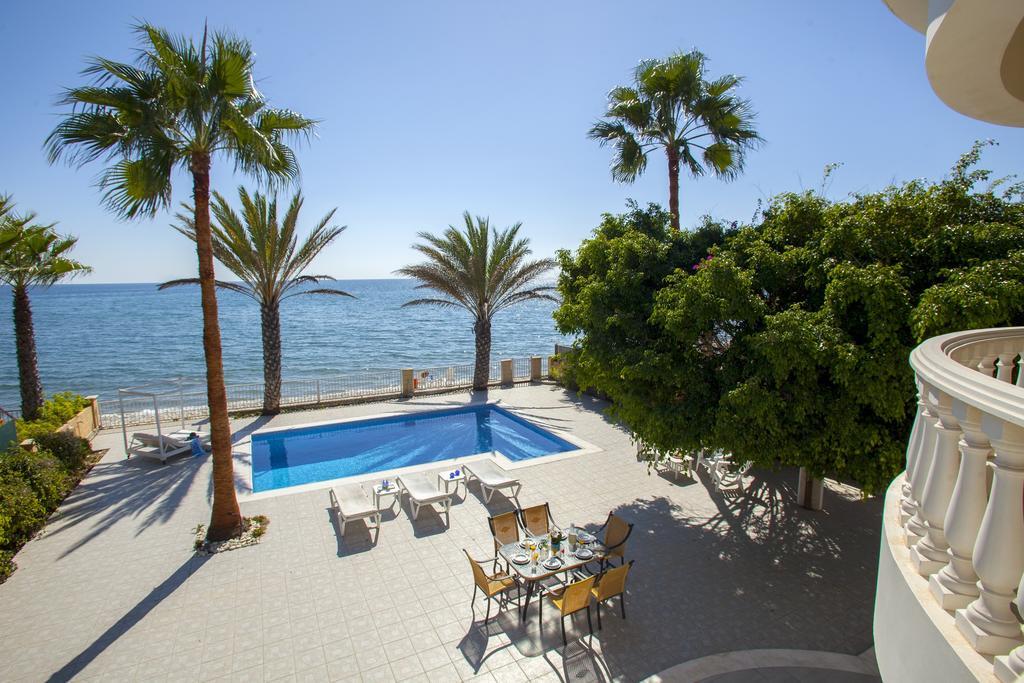 Meneou Beachfront Villa Sunset Perivolia Room photo