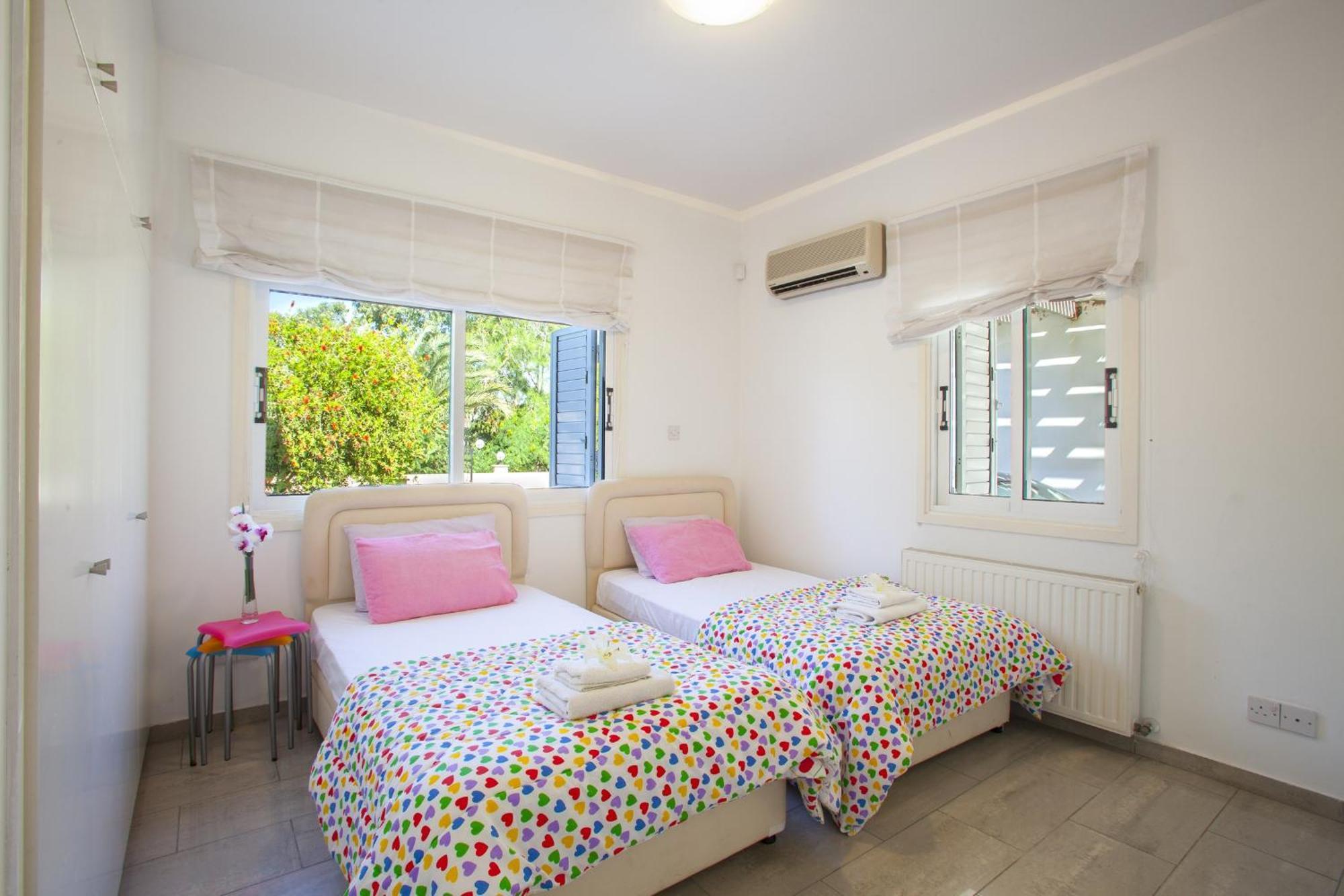 Meneou Beachfront Villa Sunset Perivolia Exterior photo
